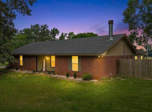 2136 Myrtle Rd, Diana, TX 75640