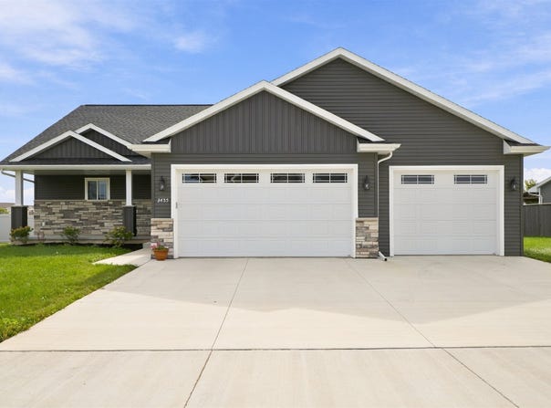 3455 E RUBYRED Drive, APPLETON, WI 54913