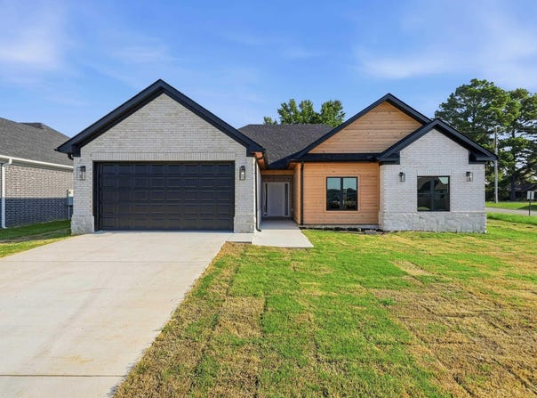 2 Firefly Catch Cove Road, Greenbrier, AR 72058