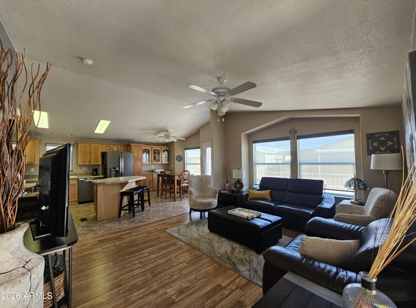 650 N Hawes Road, Mesa, AZ 85207