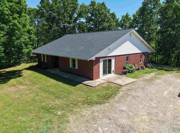 104 Oak Forest Lane, Mena, AR 71953