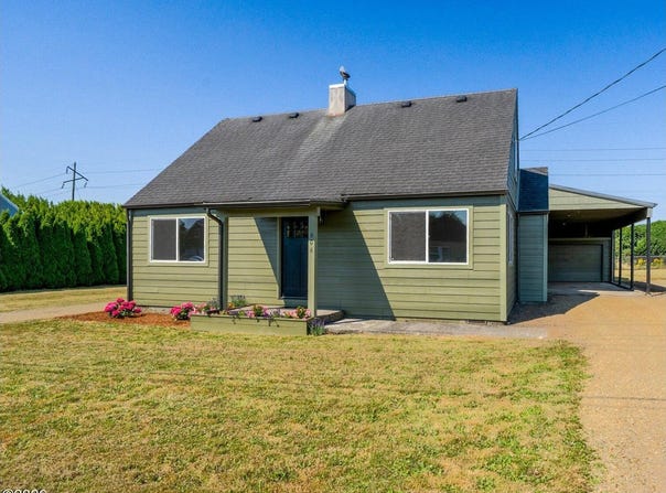 606 EVERGREEN Dr, Tillamook, OR 97141