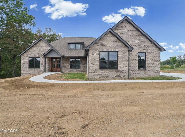 833 Keating Loop, Crossville, TN 38555