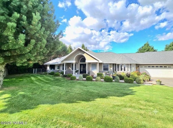 327 Lancaster Rd, Selah, WA 98942