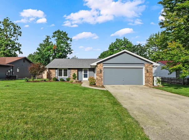 6329 Kiwanis Drive, Fort Wayne, IN 46835-2185