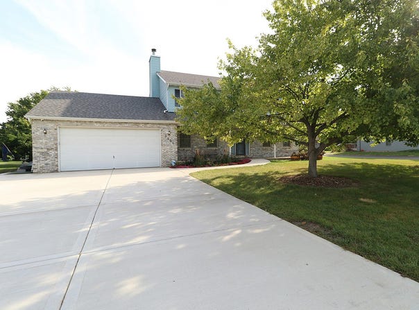 3404 Lockner Boulevard, Joliet, IL 60431