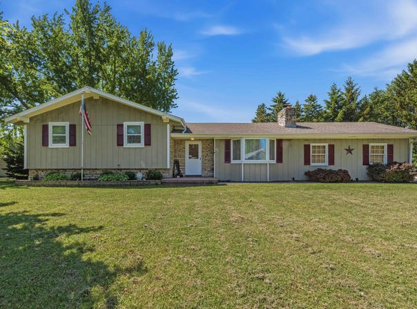 261 CONNIE Drive, WEST BEND, WI 53090