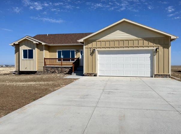2005 Maple St, Ellis, KS 67637
