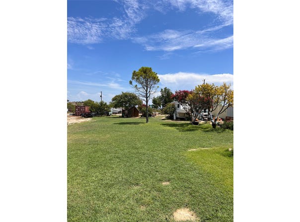 200 Enchanted Lakes Circle, Azle, TX 76020