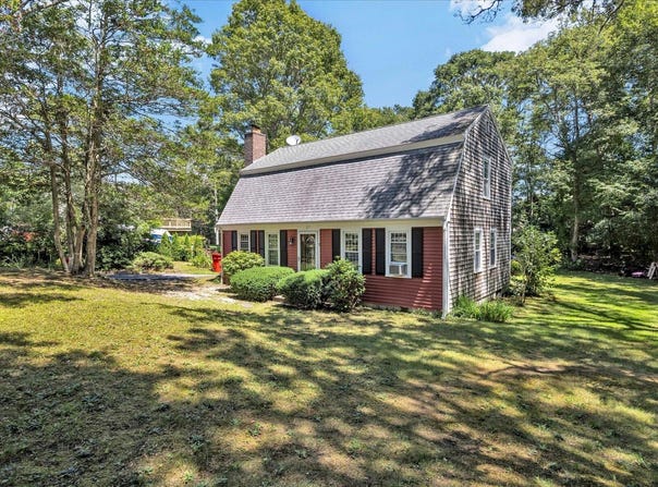 27 Oregon Road, Mashpee, MA 02649