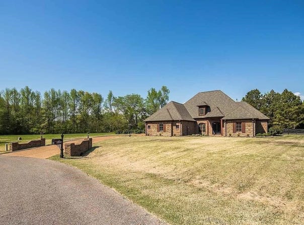 210 HIDDEN GROVE Ct, Arlington, TN 38002