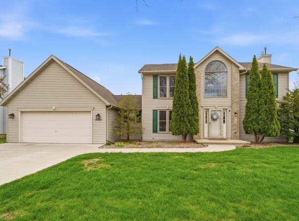 1601 E MEADOW GROVE Boulevard, APPLETON, WI 54915