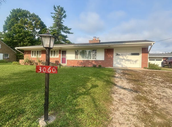 3060 Gratiot Road, Indian River, MI 49749