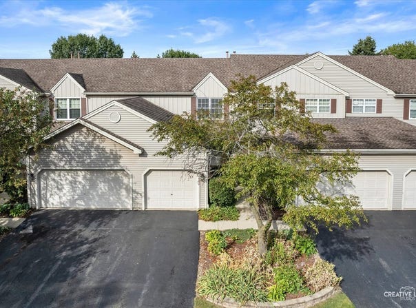 1460 Foxcroft Drive, Aurora, IL 60506