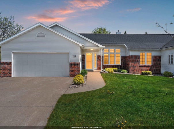 923 W WINDTREE Drive, APPLETON, WI 54914