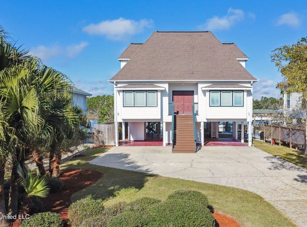 104 Poplar Point, Pass Christian, MS 39571