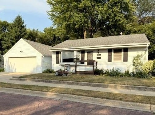 1113 Drake Avenue, Windom, MN 56101