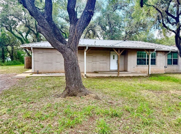 170 White Lane, Beeville, TX 78102