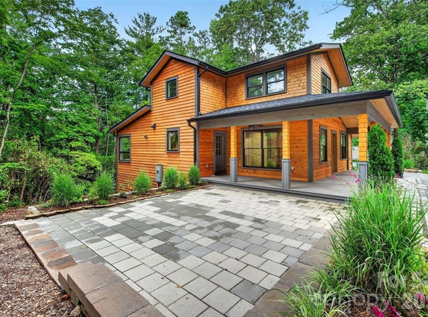 78 Tupper Road, Black Mountain, NC 28711