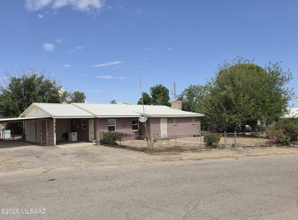 165 N Park Lane, Benson, AZ 85602