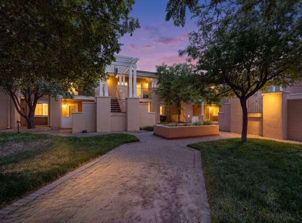 663 Bishops Lodge Road, Santa Fe, NM 87501