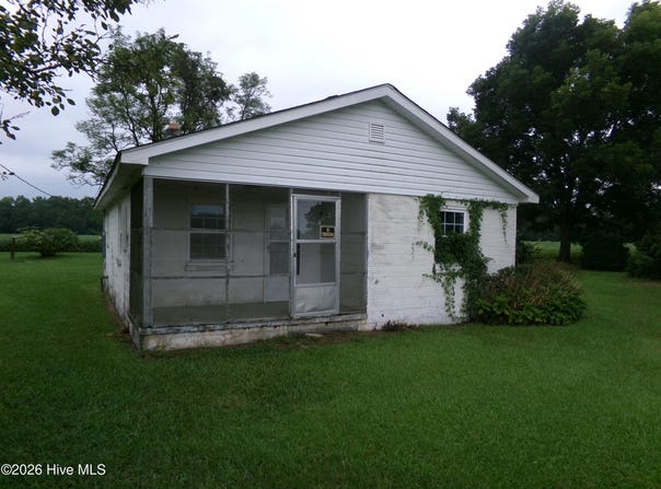 2862 E White Pond Road, Fairmont, NC 28340