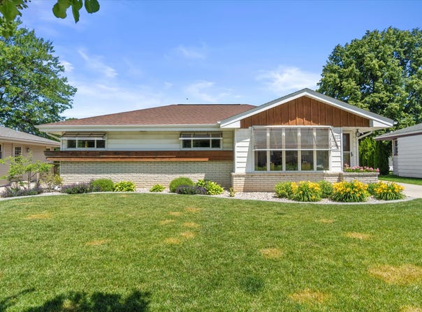 2604 E Dale Ave, Cudahy, WI 53110