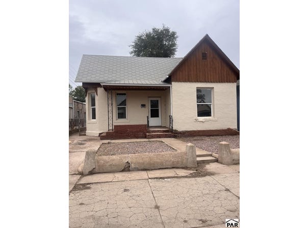 1237 E Abriendo Ave, Pueblo, CO 81004