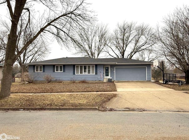 419 W Overmeyer Drive, Algona, IA 50511