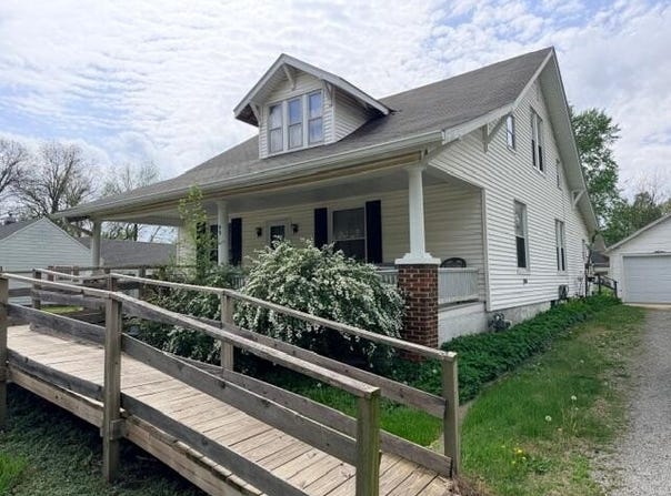 991 English Ave, Marshall, MO 65340