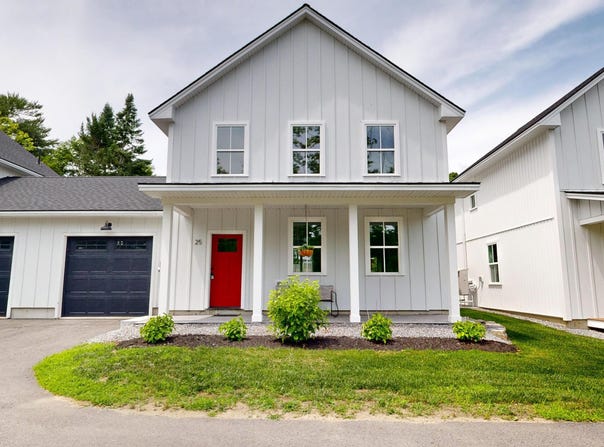 25 Magnolia Lane, Gardiner, ME 04345