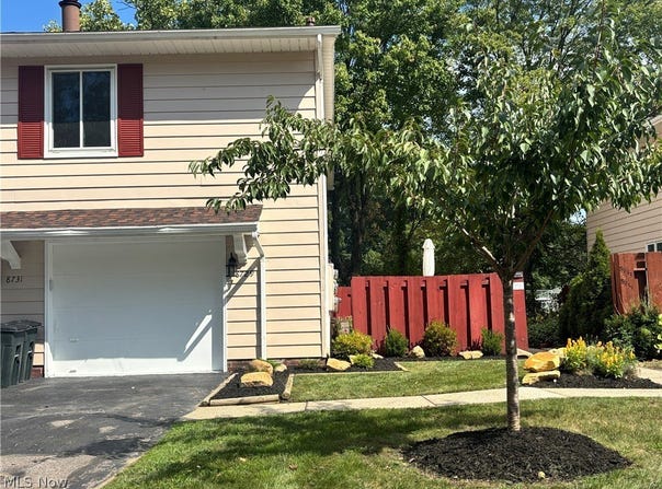 8729 Fox Rest Drive, Brecksville, OH 44141