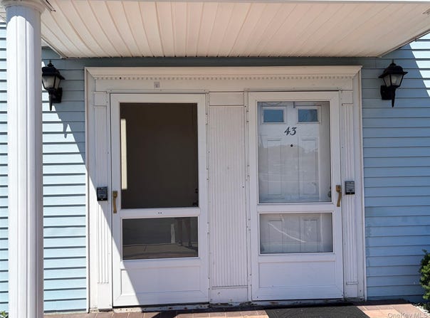 44 Athens, West Babylon, NY 11704