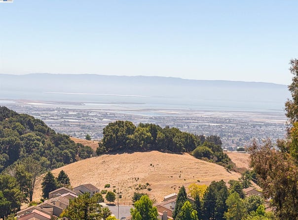 28016 Whitestone Ct, Hayward, CA 94542