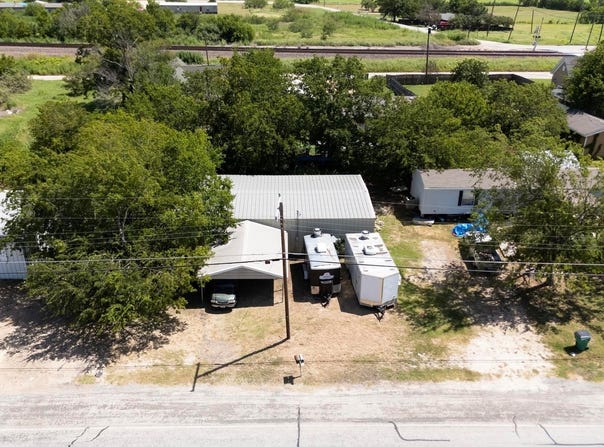 508 W Mesquite Ave, Rogers, TX 76569
