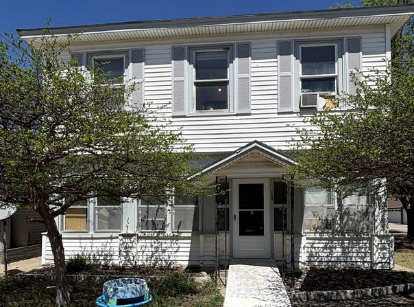 111 E 12th, Ellis, KS 67637