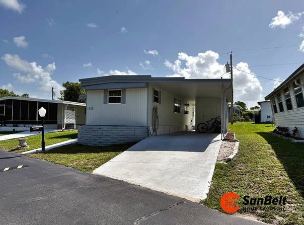 105 Clairmont Avenue, Debary, FL 32713