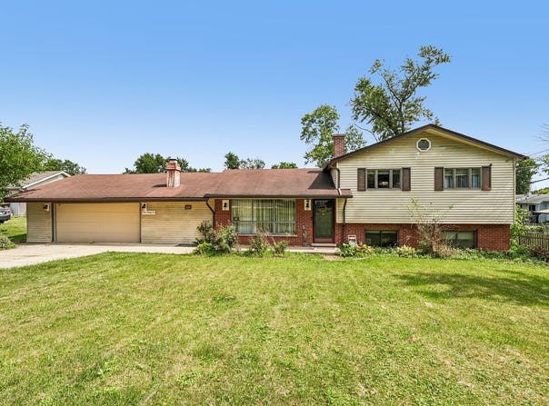2N435 Pleasant Avenue, Glen Ellyn, IL 60137