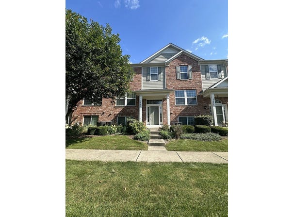 2482 Anna Way, Elgin, IL 60124