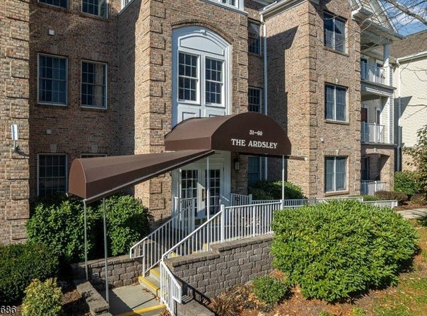 53 Ridgeview Ln, Mount Arlington Boro, NJ 07856-2317