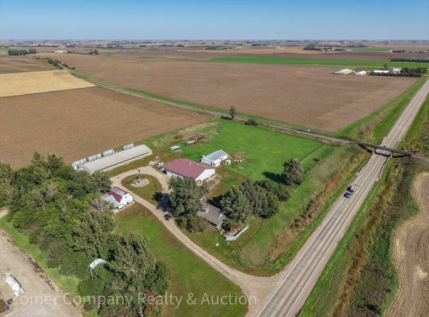 3046 310th St., Hull, IA 51239