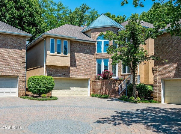 116 Sequoia Woods Court, Holmdel, NJ 07733
