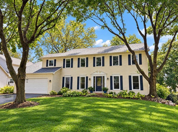 163 Stonegate Court, Glen Ellyn, IL 60137