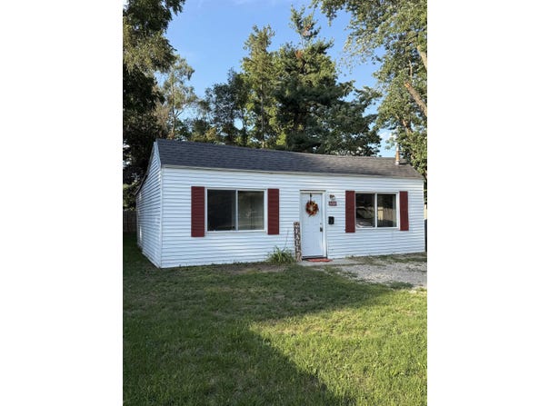 408 W Wheaton Avenue, Clare, MI 48617