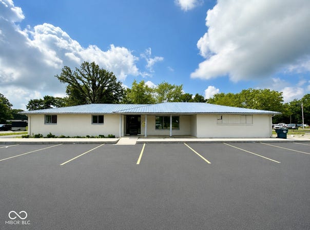 1601 E 53rd Street, Anderson, IN 46013