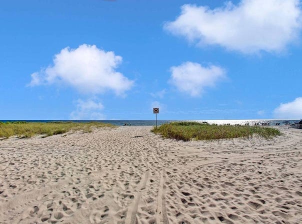 3216 NE 13th St, Pompano Beach, FL 33062