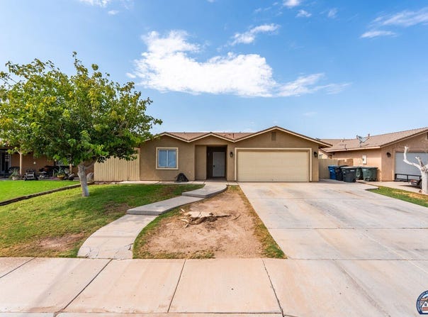 26 E Cantaloupe St, Heber, CA 92249