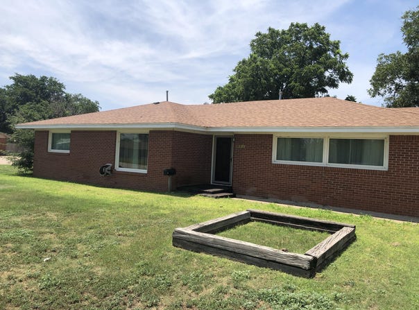 804 S Broadway Street, Plainview, TX 79072