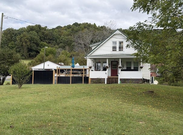 90 TYREE ST., ANSTED, WV 25812