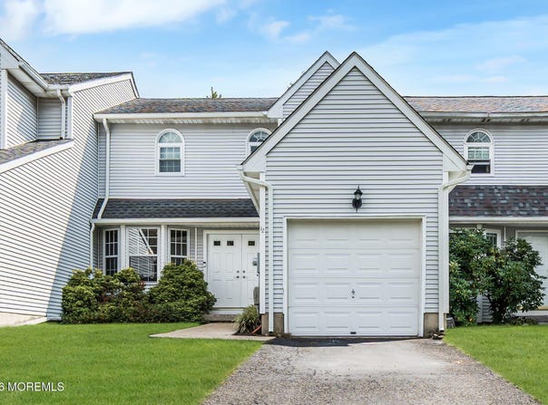 12 Munsee Trail, Branchburg, NJ 08876